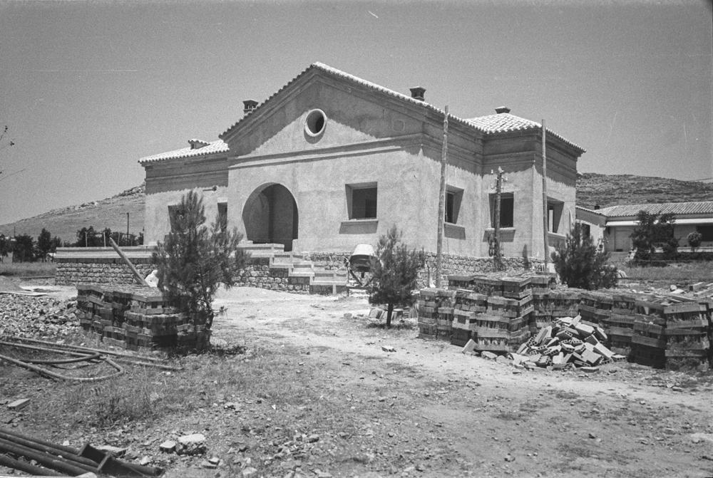 Construcción de casas residenciales. Fotografía tomada hacia 1952