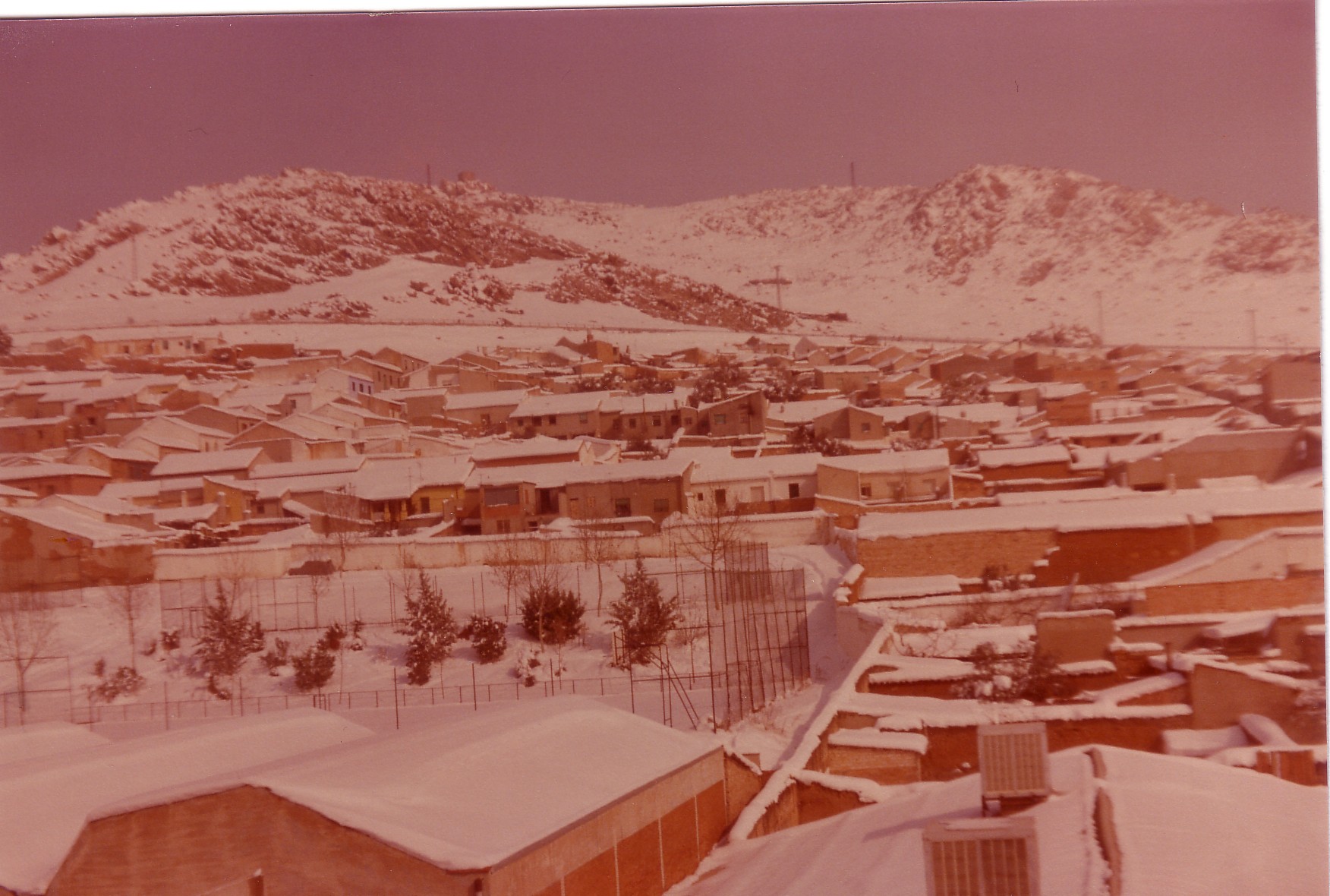La Chimenea Cuadrá nevada. 1983 Fotografía. F. Negrete