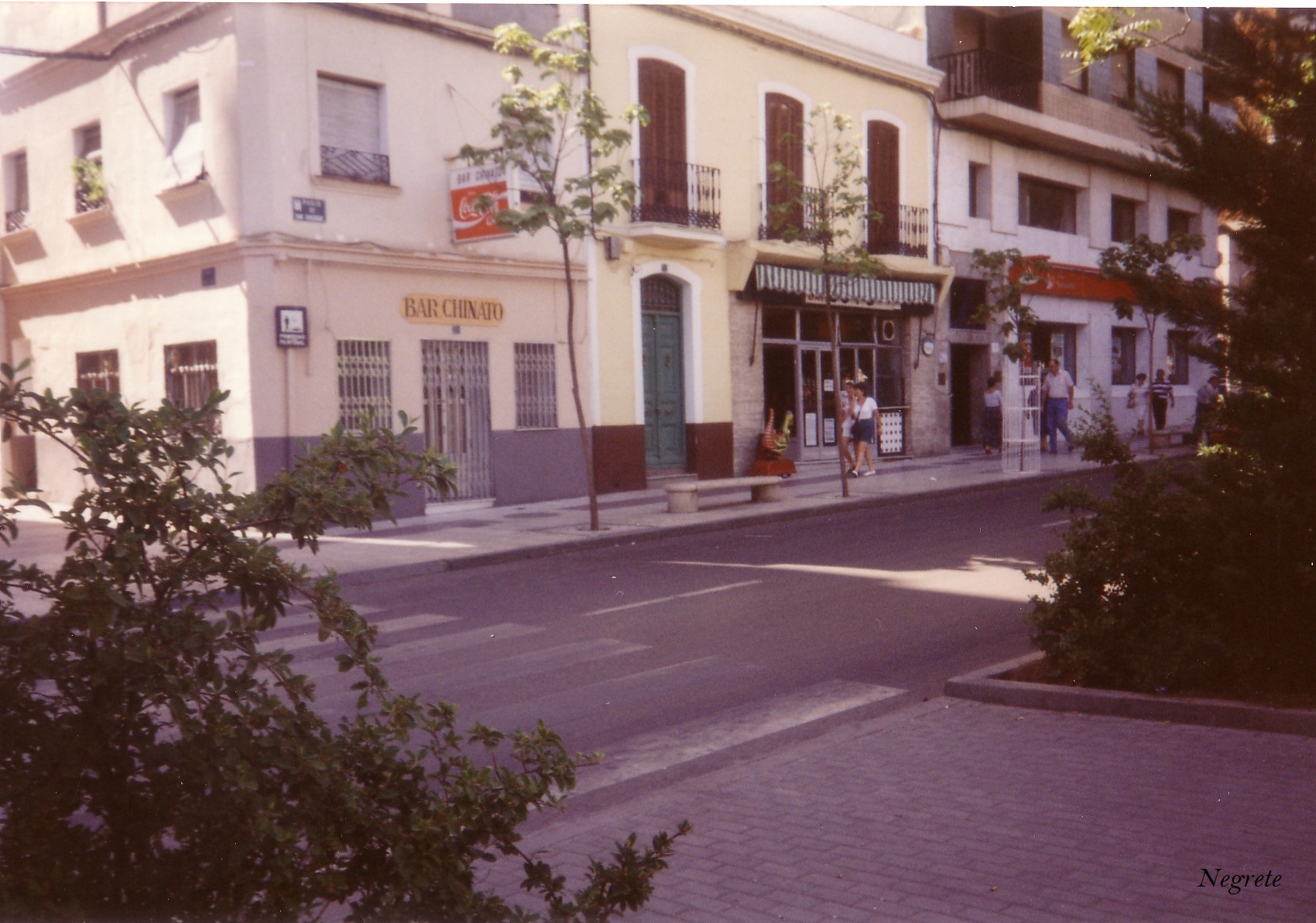 Bar Chinato y Coto en Paseo de San Gregorio Fotografía F. Negrete 1990