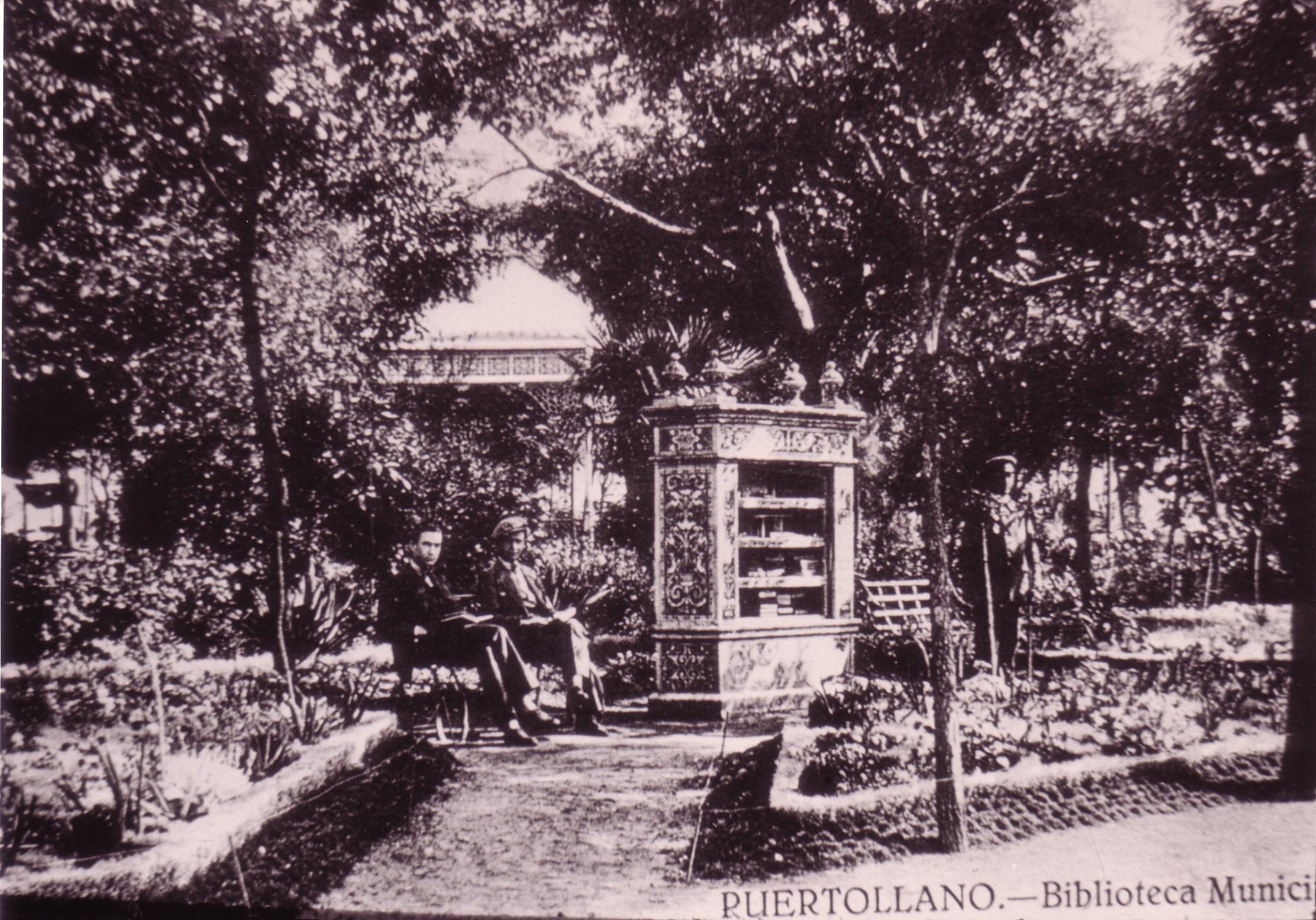Biblioteca Municipal. Paseo de San Gregorio. Fotografía Oña. 1930