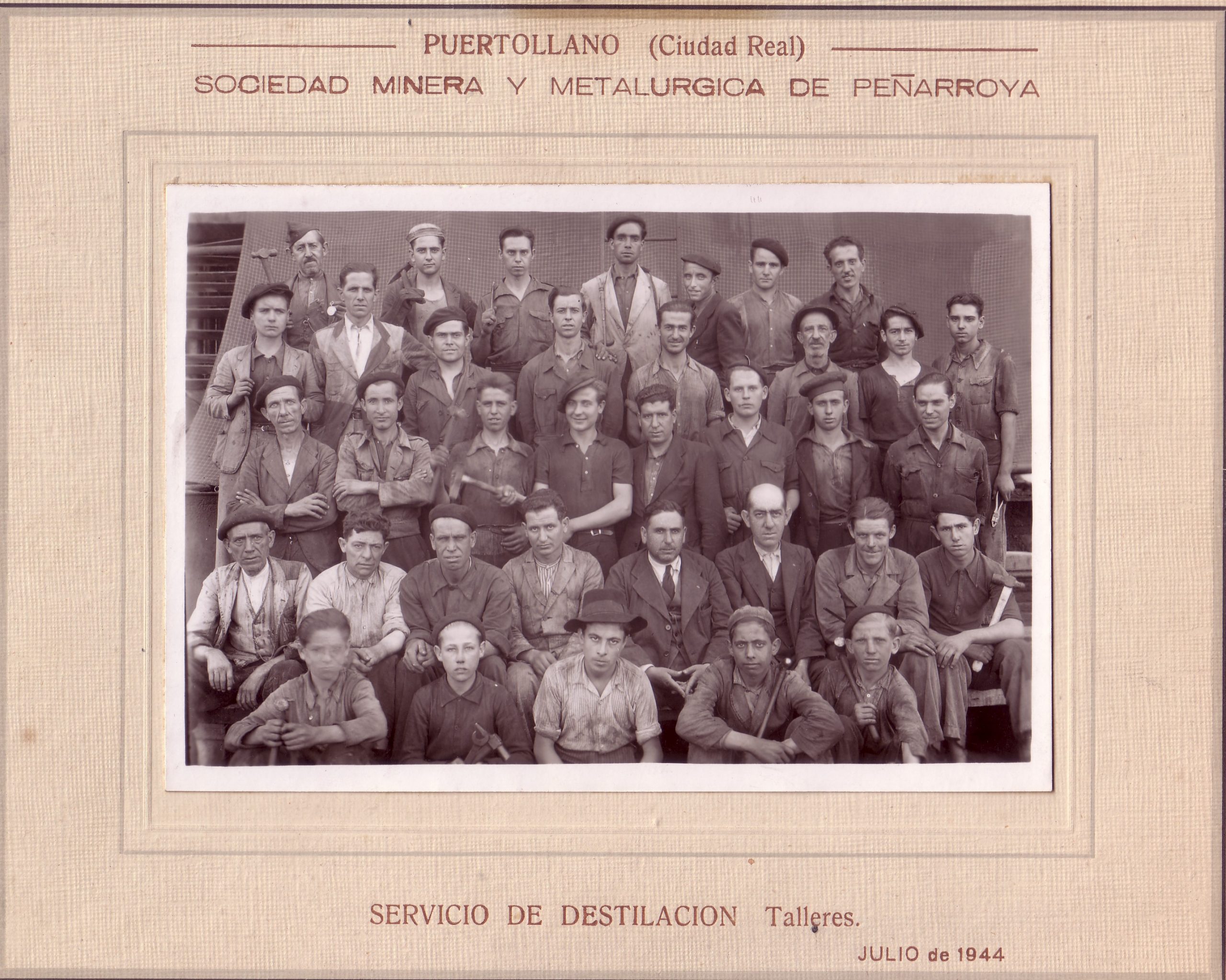 Servicio de Destilación. Archivo F. Negrete