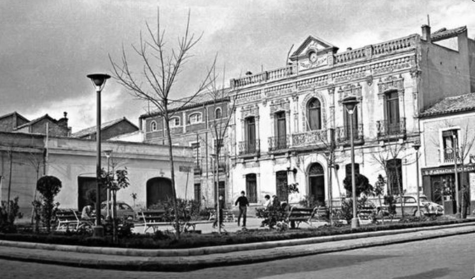 Ayuntamiento y Plaza. Años 60